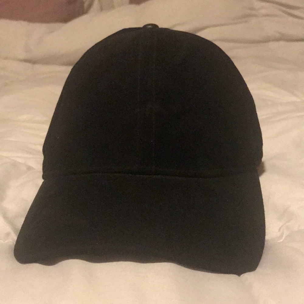 Black velvet hat